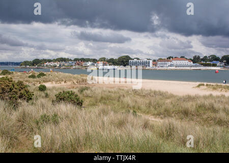 Sandbänke und Pool Hafen aus dem Studland Halbinsel, Dorset, England. Großbritannien Stockfoto