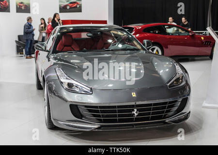 Barcelona, Spanien - 19. Mai 2019: FERRARI GTC 4Lusso präsentiert im Automobil 2019 in Barcelona in Barcelona, Spanien. Stockfoto