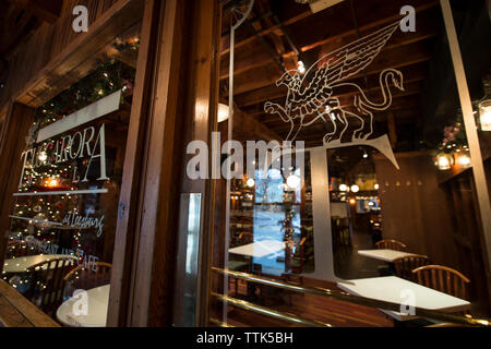 UNITED STATES - Dezember 17, 2015: Tuscarora Mill Restaurant, auch bekannt als "Tuskies" in der Innenstadt von Leesburg, Virginia an den Markt Station ist für den Satz Stockfoto