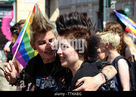 Punk-Mädchen bei der Helsinki Pride Parade 2016 in Helsinki, Finnland Stockfoto