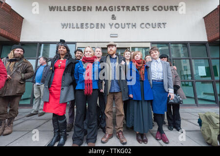 Willesden Magistrates' Court, London, UK. 18. Januar, 2016. Die demonstranten Stadium eine Rallye außerhalb Willesden Magistrates' Court im Norden von London. Der Dämon Stockfoto