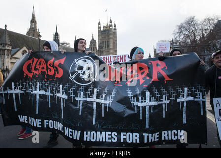 Westminster, London, Großbritannien. 5. Januar 2016. Bis zu 200 100 Aktivisten auf die Straße, um gegen das Gehäuse Westminster Rechnung zu demonstrieren Stockfoto