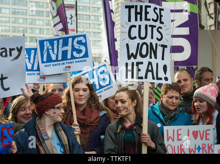 Belvedere Road, London, UK. 9. Januar 2016. Bis zu 15 100 Schüler Krankenschwestern, Ärzte, medizinisches Personal und Unterstützer montieren Belvedere R Stockfoto