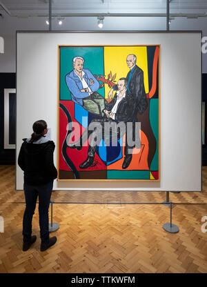 Frau auf die Malerei, die Bürgerinnen und Bürger von Adrian Wiszniewski bei Scottish National Portrait Gallery in Edinburgh, Schottland, Großbritannien Stockfoto