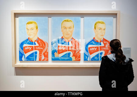 Gemälde von Sir Chris Hoy MBE von Jennifer McRae bei Scottish National Portrait Gallery in Edinburgh, Schottland, Großbritannien Stockfoto