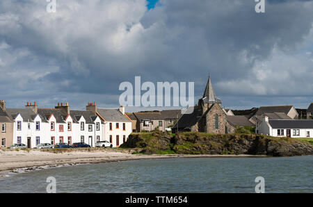 Blick auf die weiß getünchten Häuser in Port Ellen auf Islay in der Inneren Hebriden, Schottland, Großbritannien Stockfoto