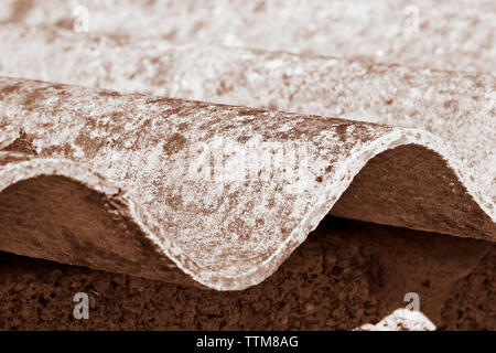 Gefährlich Asbest Dach - eine der gefährlichsten Materialien in der Bauindustrie Stockfoto