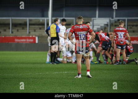 Gloucester 2 Team pack nehmen die Belastung gegen Exeter Chiefs 2 Kader Kingsholm Stadion, Gloucester, Großbritannien Stockfoto