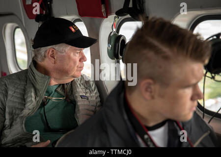 USA, Alaska, Anchorage, laden Rostet Flying Service Wasserflugzeug von Anchorage nach Redoubt Bay Stockfoto