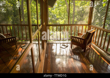 BELIZE, Punta Gorda, Toledo, Belcampo Belize Lodge und Jungle Farm, in der Deluxe Suite im Belcampo Belize Stockfoto