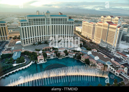 USA, Nevada, Las Vegas, Sin City, das Bellagio Hotel, fotografiert von der Spitze des Eiffelturms, Paris Las Vegas Hotel und Casino Stockfoto