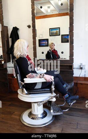USA, Kalifornien, San Francisco, NOPA, Orange Friseursalon Stockfoto