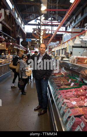 Kanada, Vancouver, British Columbia, Portrait von Eric Pateman Eigentümer von essbaren Kanada Restaurant im Granville Island Public Market Stockfoto