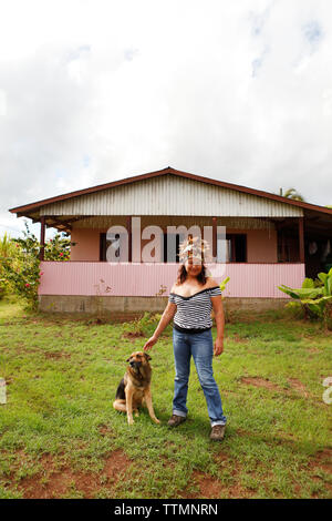 osterinsel, CHILE, Isla de Pascua, Rapa Nui, im Haus von Ximena Tepano Cuevas, einer lokalen Rapa Nui Frau in der Stadt Tara Raina Stockfoto