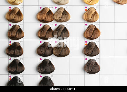 Die Palette der verschiedenen Farben zu färben im Friseursalon Stockfoto