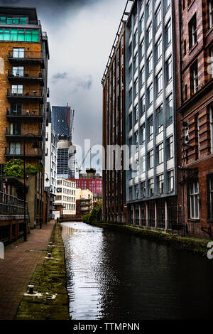 Düster, dunkler Tag in Manchester, Großbritannien Stockfoto