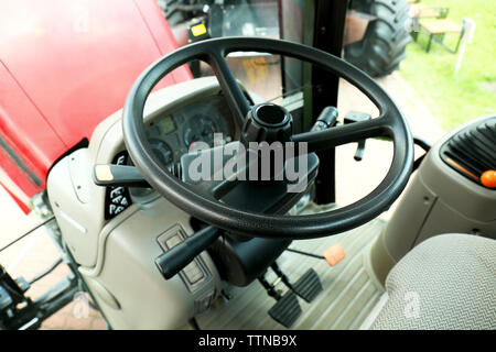 Moderne Traktor Cabin Interior Stockfoto