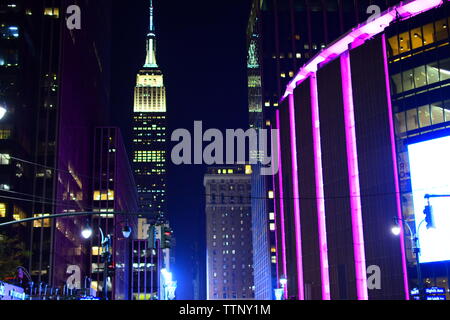 Empire State Building und Madison Square Garden - Night Shot von Oktober 2016. Stockfoto