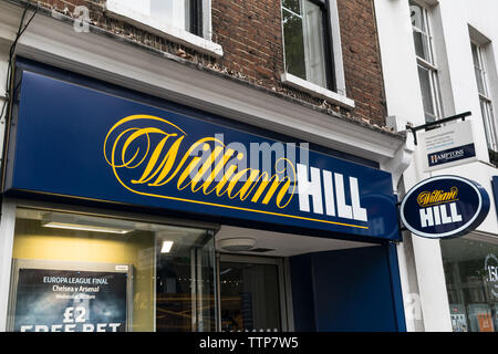 London, UK, 28. Mai 2019: William Hill Buchmacher auf Londons High Street Stockfoto