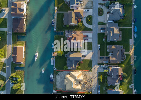 Gehäuse entlang St. Clair River, Anchor Bay, Michigan Stockfoto