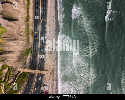 Luftaufnahme der Küste Costa Verde in Lima, Peru Stockfoto