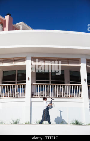 BERMUDA. Hamilton Parish. Marcus' Restaurant Küche mit frisch gefangenen Fisch. Von einem lokalen Fischer gekauft haben, wird es für die Marcus' res. Stockfoto