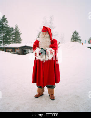 Finnland, Rovaniemi, Portrait von Santa Claus in den Santa Clause Village. Stockfoto