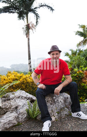 JAMAIKA, Port Antonio. Porträt von Jon Baker, Besitzer des Geejam Hotels. Stockfoto