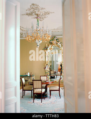 RUSSLAND, Moskau, Blick in eines der Zimmer im National Hotel. Stockfoto
