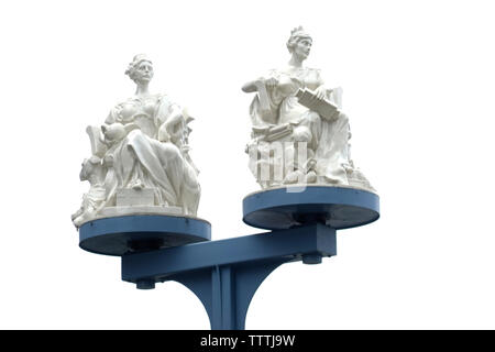 Miss Brooklyn und Manhattan Statuen am Eingang der Manhattan Bridge von der Brooklyn Seite Stockfoto