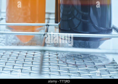 Blut in der Plastikflasche, Krankenhaus Labor. Stockfoto