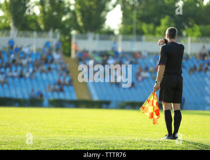 Fußballspiel in sonnigen Sommertag Stockfoto