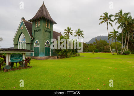 Die Wai'oli Hui'ia Kirche in der historischen Altstadt von Hanalei auf der hawaiianischen Insel Kauai. Stockfoto