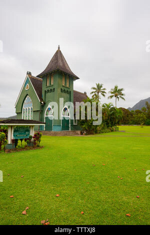 Die Wai'oli Hui'ia Kirche in der historischen Altstadt von Hanalei auf der hawaiianischen Insel Kauai. Stockfoto