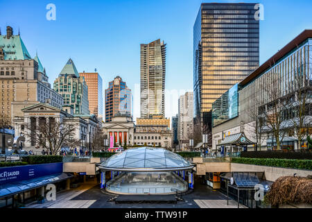 Robson Square Eisbahn; Vancouver, British Columbia, Kanada Stockfoto