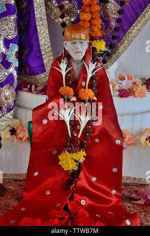 Marmor Idol von Sai Baba im Tempel bei Sai Dwarka, Dapoli, Maharashtra, Indien Stockfoto