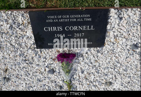 Hollywood, Kalifornien, USA, eine allgemeine Ansicht der Atmosphäre von Chris Cornell Grab am Juni 17, 2019 in Hollywood Forever Cemetery in Hollywood, Kalifornien, USA. Foto von Barry King/Alamy Stock Foto Stockfoto