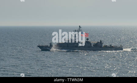 190531-N-AG 490-1025 arabischen Golf (31. Mai 2019) Der Cyclone-Klasse Coastal Patrol Schiff USS Wirbelwind (PC11) führt regelmässige Patrouillen im Arabischen Meer, 31. Mai 2019. Gonzalez ist in die USA 5 Flotte Bereich der Maßnahmen zur Unterstützung der Marine im Einsatz für die Stabilität und Sicherheit in der Region zu gewährleisten und verbindet das Mittelmeer und den Pazifischen Raum durch den westlichen Indischen Ozean und drei strategischen Punkten ersticken. (U.S. Marine Foto von Mass Communication Specialist 3. Klasse Maxwell Anderson/Freigegeben) Stockfoto