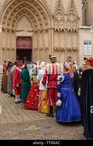 Medieval Festival Les Penons de Lyon mit Bürgern in mittelalterlichen clothingin Lyon, Frankreich Stockfoto