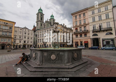 Der Brunnen am Hauptplatz (Hauptplatz), Linz Stockfoto