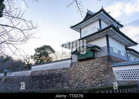 Kanazawa, Japan - 14. Februar 2019: Kanazawa Castle in Kanazawa, Präfektur Ishikawa, Japan. Stockfoto