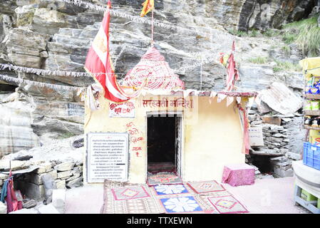 Sarasvati Tempel in Indien im letzten Dorf Mana Dorf 2019 in Tibet Grenze in der Nähe von Badrniath, Chamoli, Rudrapryag, Indien, Asien Stockfoto