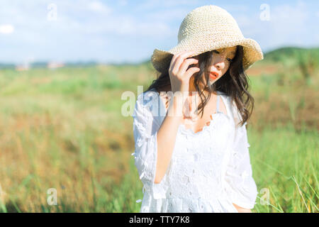 Eine relativ große Anzahl von Bilder, jede Aufnahme mit Herz, die Modelle sind die Freunde, die um Sie herum. Stockfoto