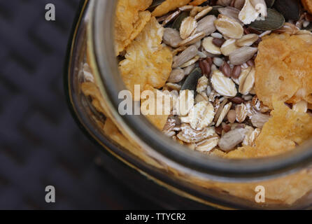 Müsli Müsli in einem Glas Stockfoto