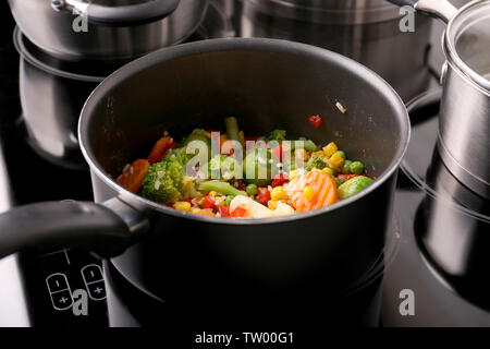 Mischung aus Gemüse in der Pfanne closeup Stockfoto