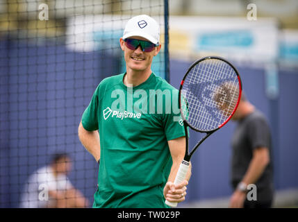 London, Großbritannien. Juni, 2019 18. JAMIE MURRAY Praxis in Tag 2 des Fever-Tree Tennis Meisterschaften 2019 im Queen's Club, London, England am 18. Juni 2019. Foto von Andy Rowland. Credit: PRiME Media Images/Alamy leben Nachrichten Stockfoto