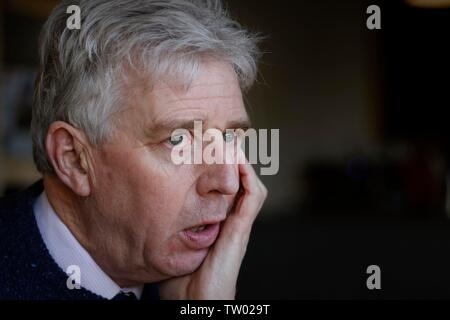 Edward Gillespie OBE DL, ehemaliger Geschäftsführer der Cheltenham Racecourse, vor kurzem ernannten Lord-Lieutenant von Gloucestershire, dargestellt in Gotheri Stockfoto