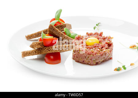 Steak Tartar mit Brot, Toast Stockfoto