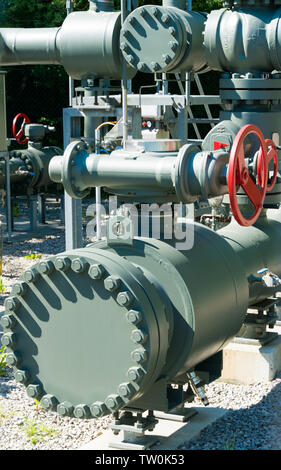 Nahaufnahme auf das Rohrsystem in einem Wasser- und Kläranlage Stockfoto