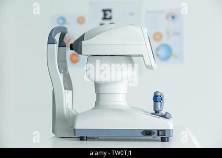 Moderne tonometer in der Augenarzt Büro Stockfoto